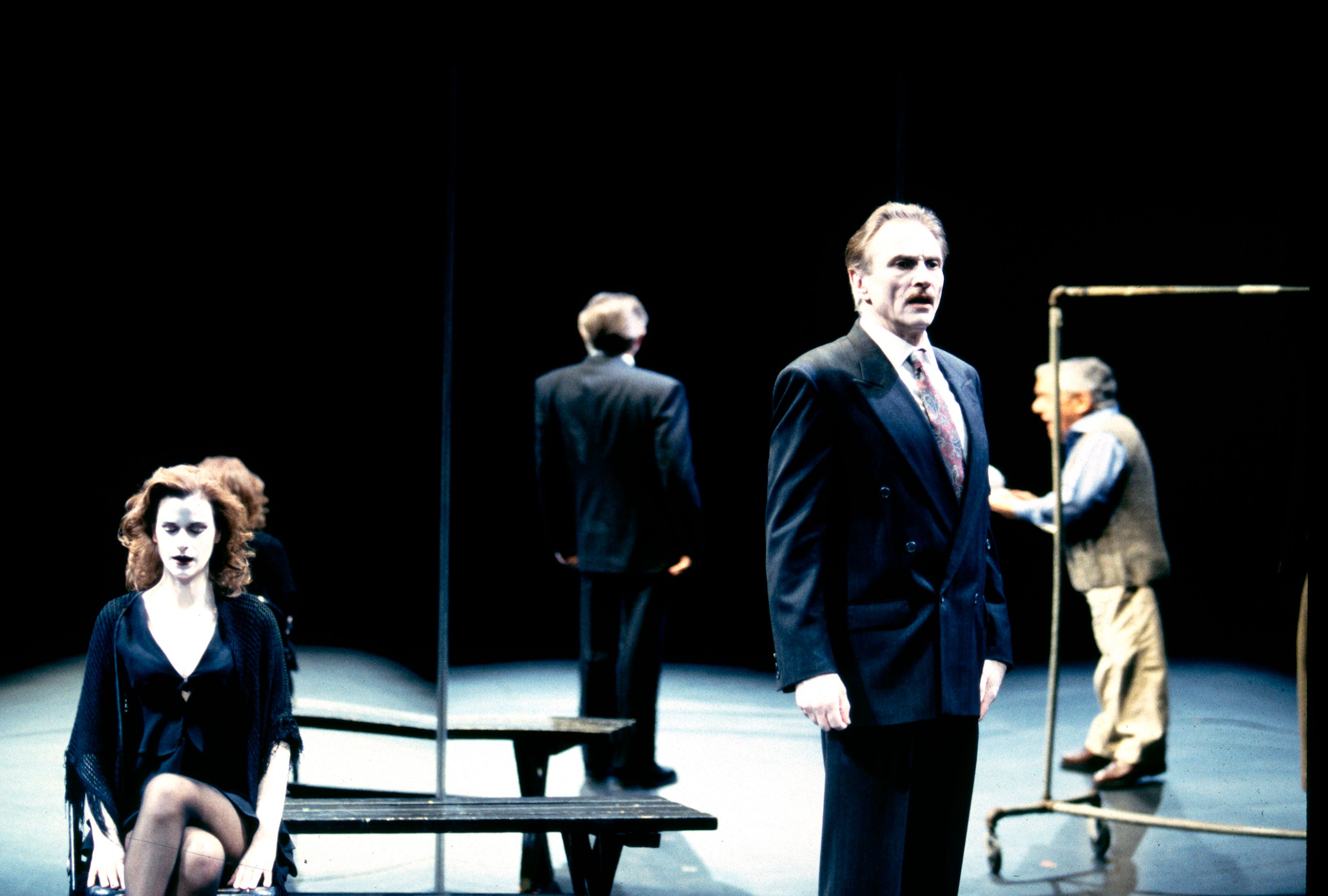 Brustein production: lighting and mirror usage