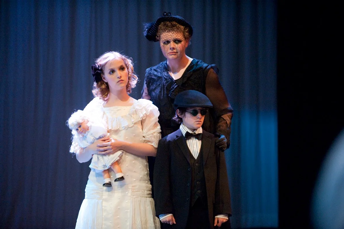 Laura Jones production: Characters in period costume